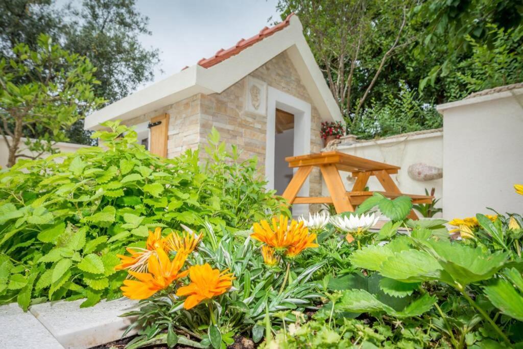 Villa Lipovac トロギール エクステリア 写真