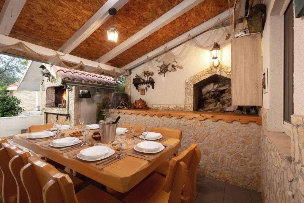 Villa Lipovac トロギール エクステリア 写真