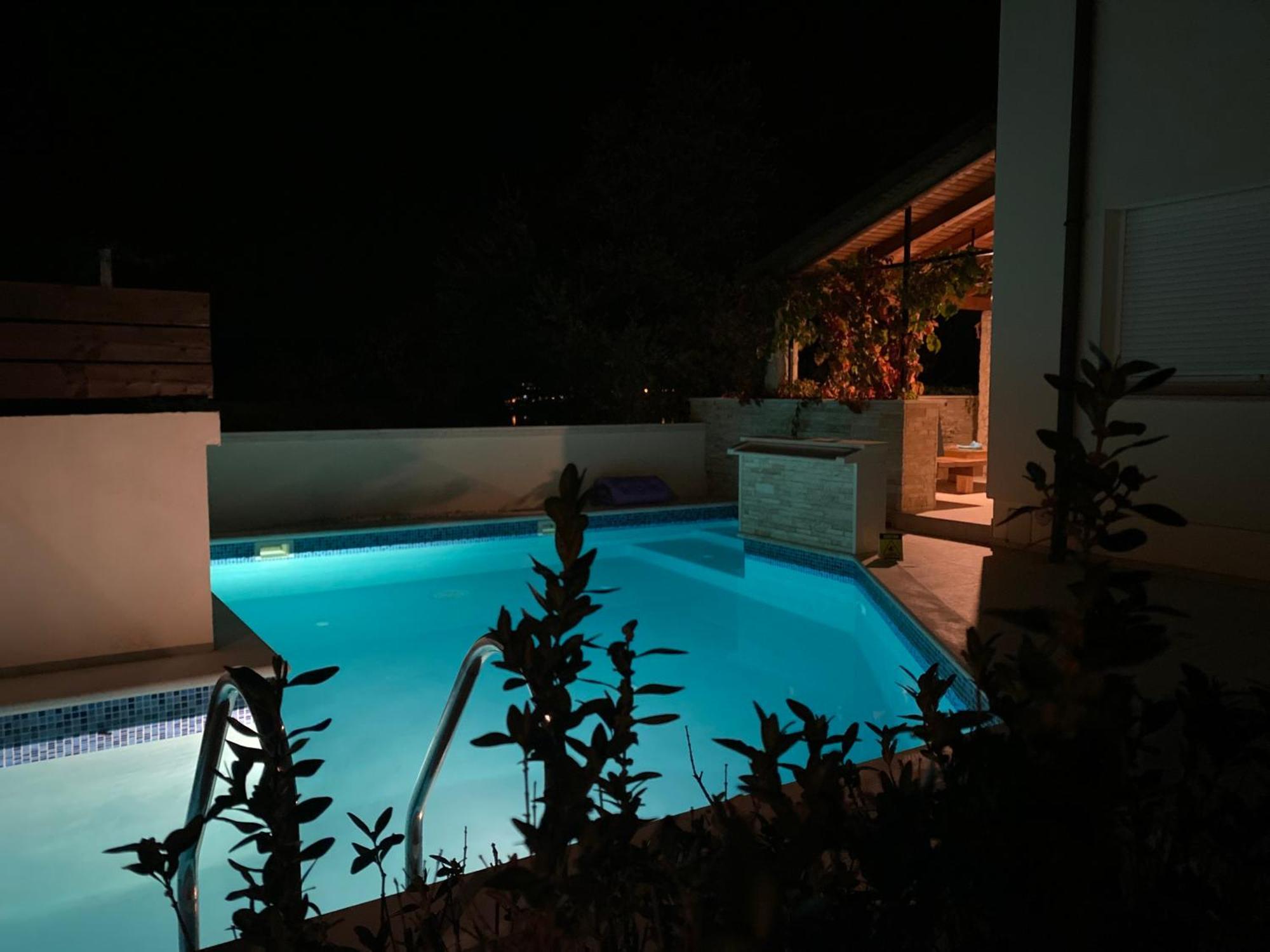 Villa Lipovac トロギール エクステリア 写真